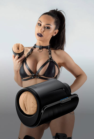 Reya Sunshine KIIROO-reya sunshine holds her stroker, and keon masturbator with feelreya stroker