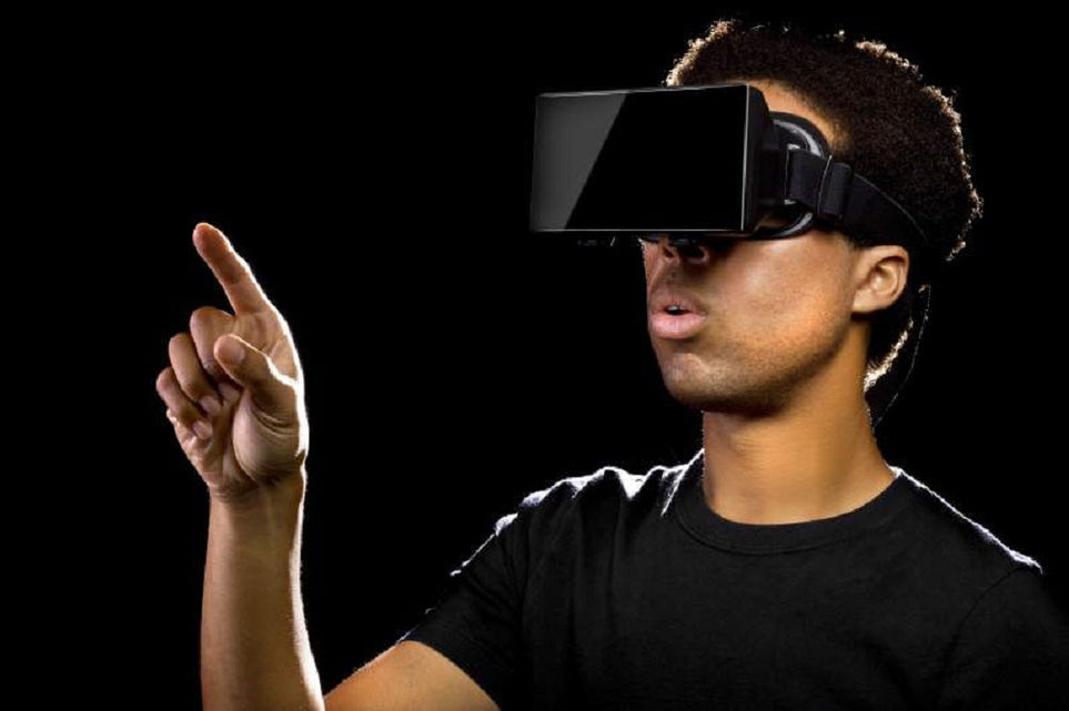10 VR Headsets Set to Change The Tech Industry